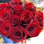 Букет Красные розы в крафте из 11 роз